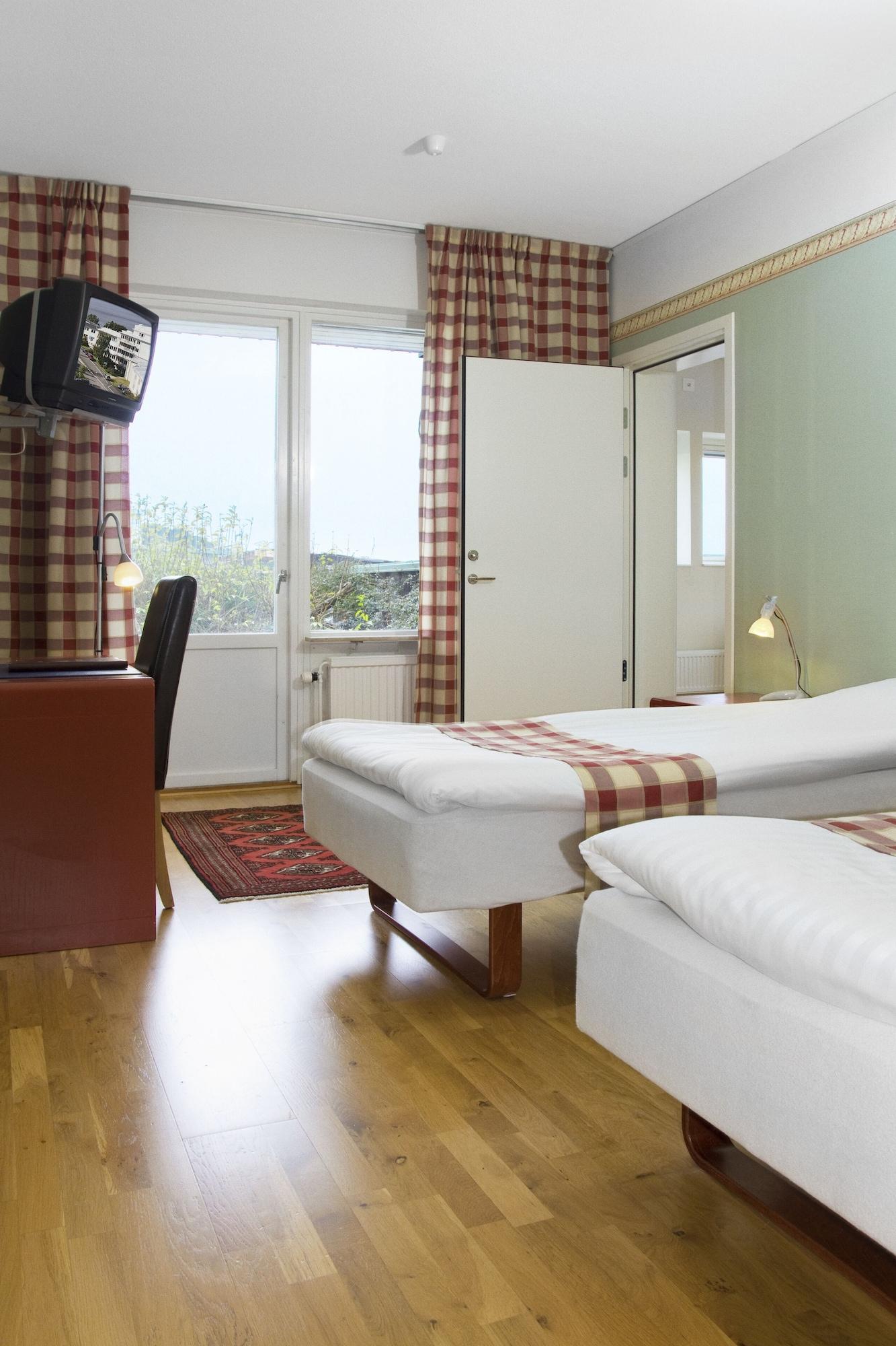 Bohusgarden Hotell & Konferens Uddevalla Exterior photo